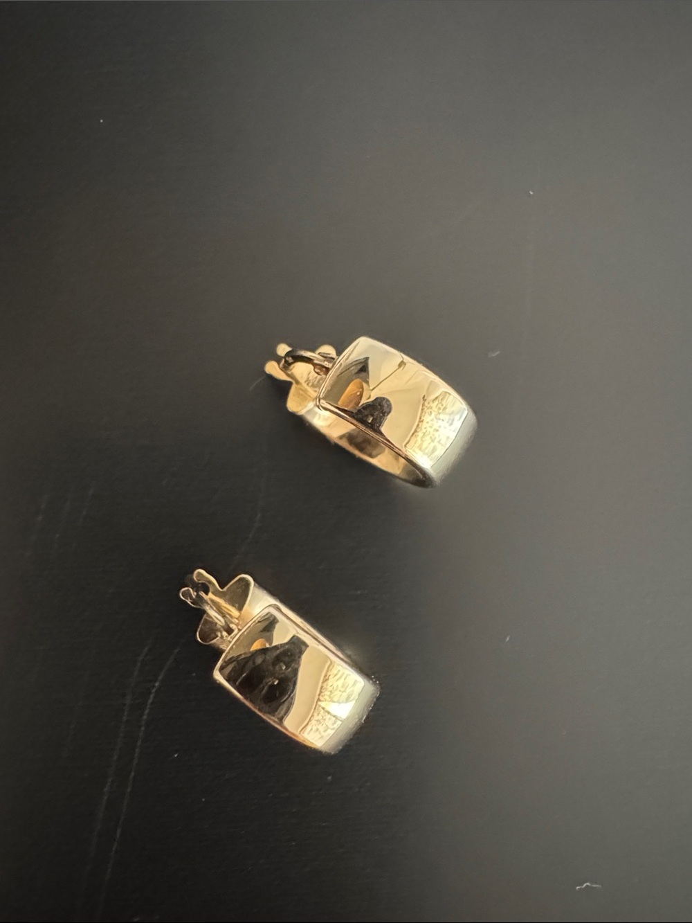 14kt Gold Wide Huggie hoop Earrings